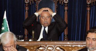 Musharraf Pulling his Hair